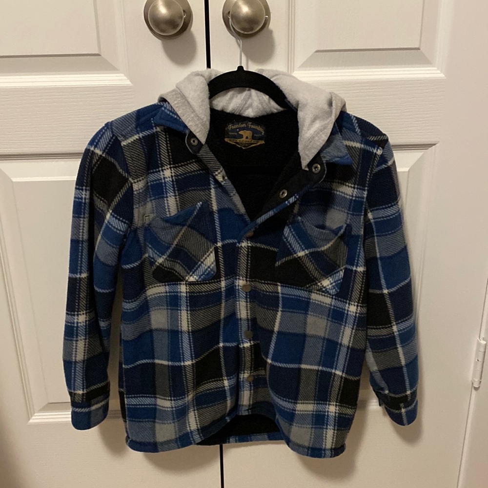 Boys jacket size 10/12. Nice polyester/cotton jacket.